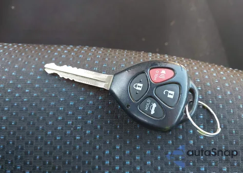 2010 Toyota Corolla S z USA, uszkodzony, nr VIN 2T1BU4EE4AC418285